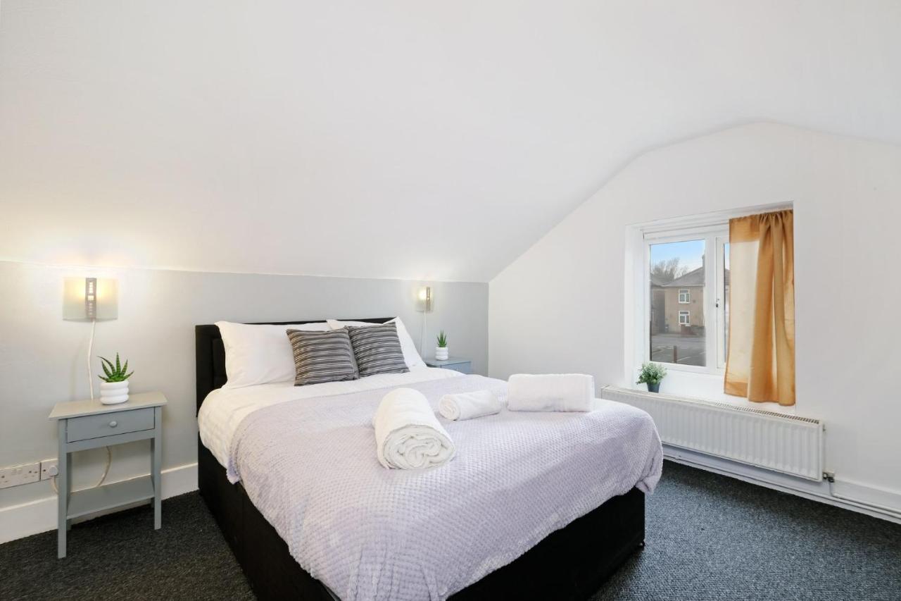 Apartament Chic 1Br House In Hounslow - 12 Mins From Heathrow Airport Feltham Zewnętrze zdjęcie